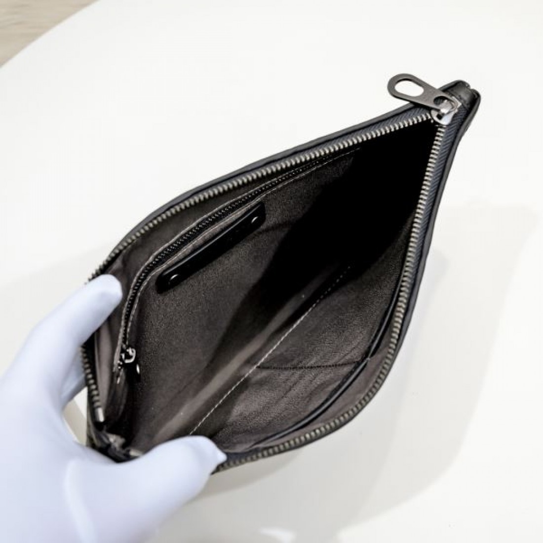 エレガントでスマートな印象 BOTTEGA VENETA ボッテガヴェネタ コピー クラッチバッグ