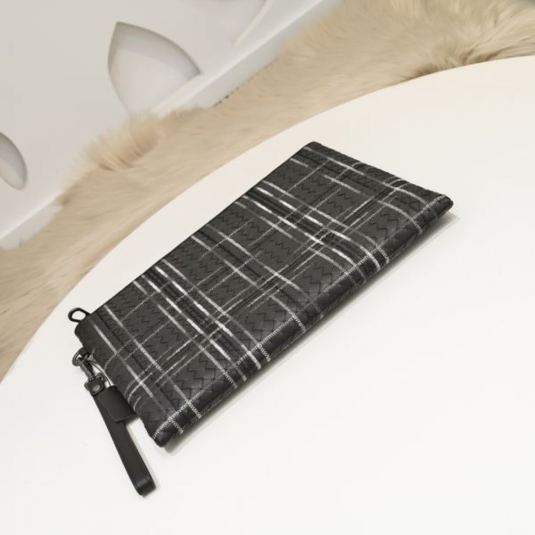 エフォートレスで洗練された BOTTEGA VENETA ボッテガヴェネタ 偽物 クラッチバッグ