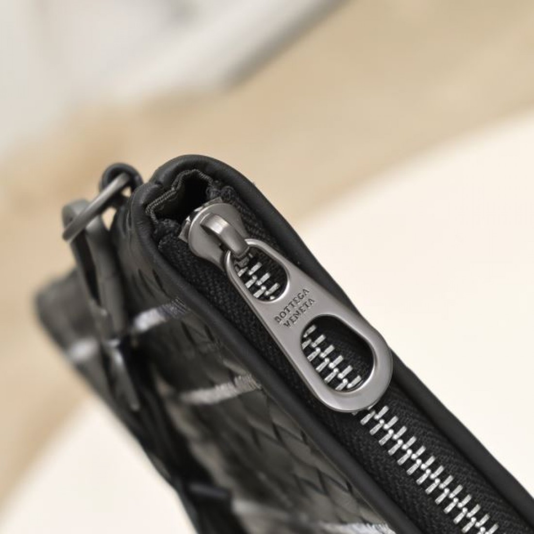 エフォートレスで洗練された BOTTEGA VENETA ボッテガヴェネタ 偽物 クラッチバッグ