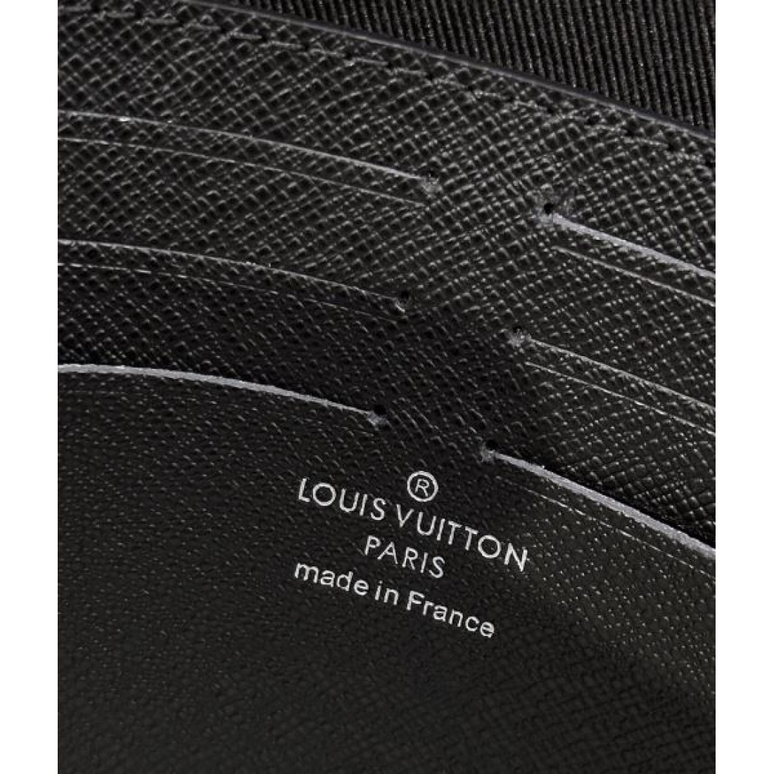 モダンでスタイリッシュな印象 ルイヴィトン 偽物 クラッチバッグ LOUIS VUITTON