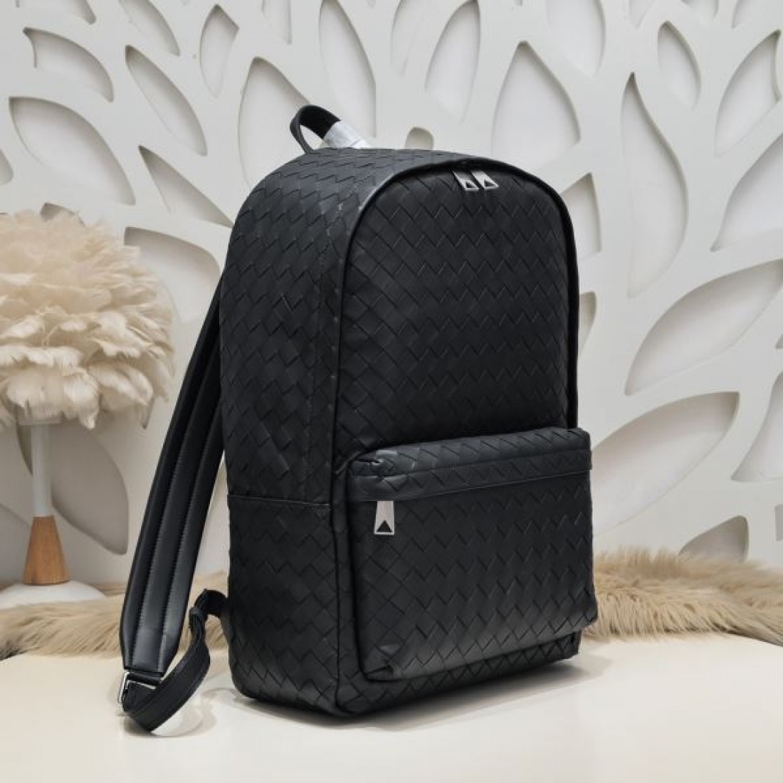 ディテールと機能性を両立する BOTTEGA VENETA ボッテガヴェネ 偽物 バックパック