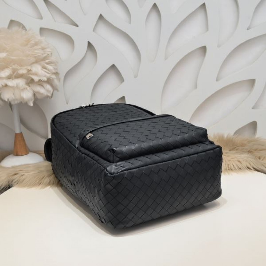 ディテールと機能性を両立する BOTTEGA VENETA ボッテガヴェネ 偽物 バックパック