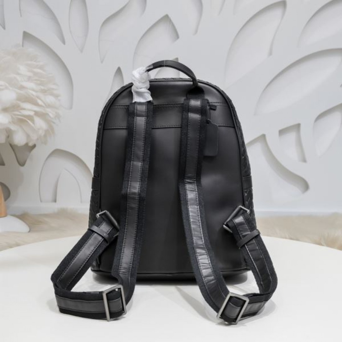 機能性と芸術性を兼ね備えた BOTTEGA VENETA ボッテガヴェネタ コピー バックパック