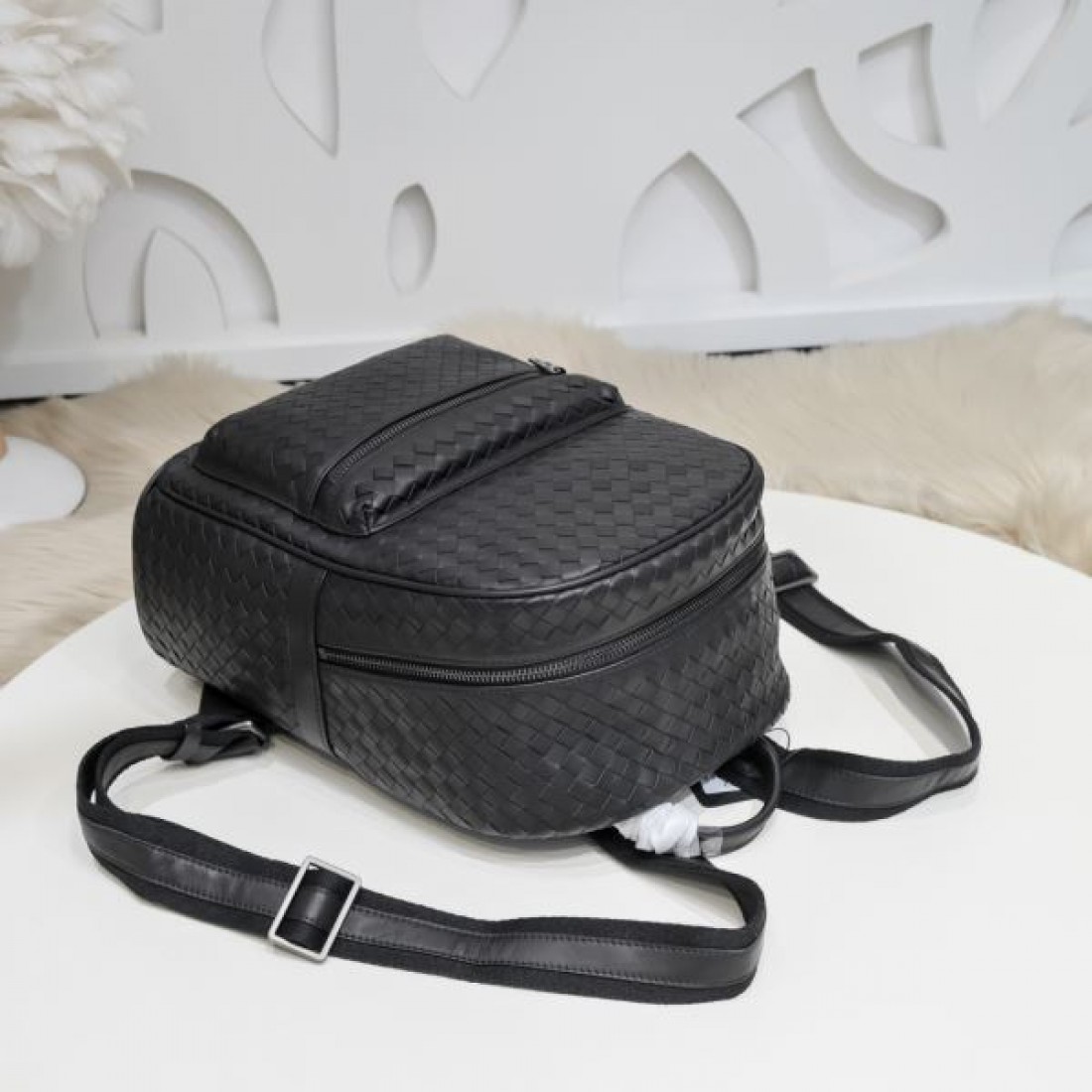 機能性と芸術性を兼ね備えた BOTTEGA VENETA ボッテガヴェネタ コピー バックパック