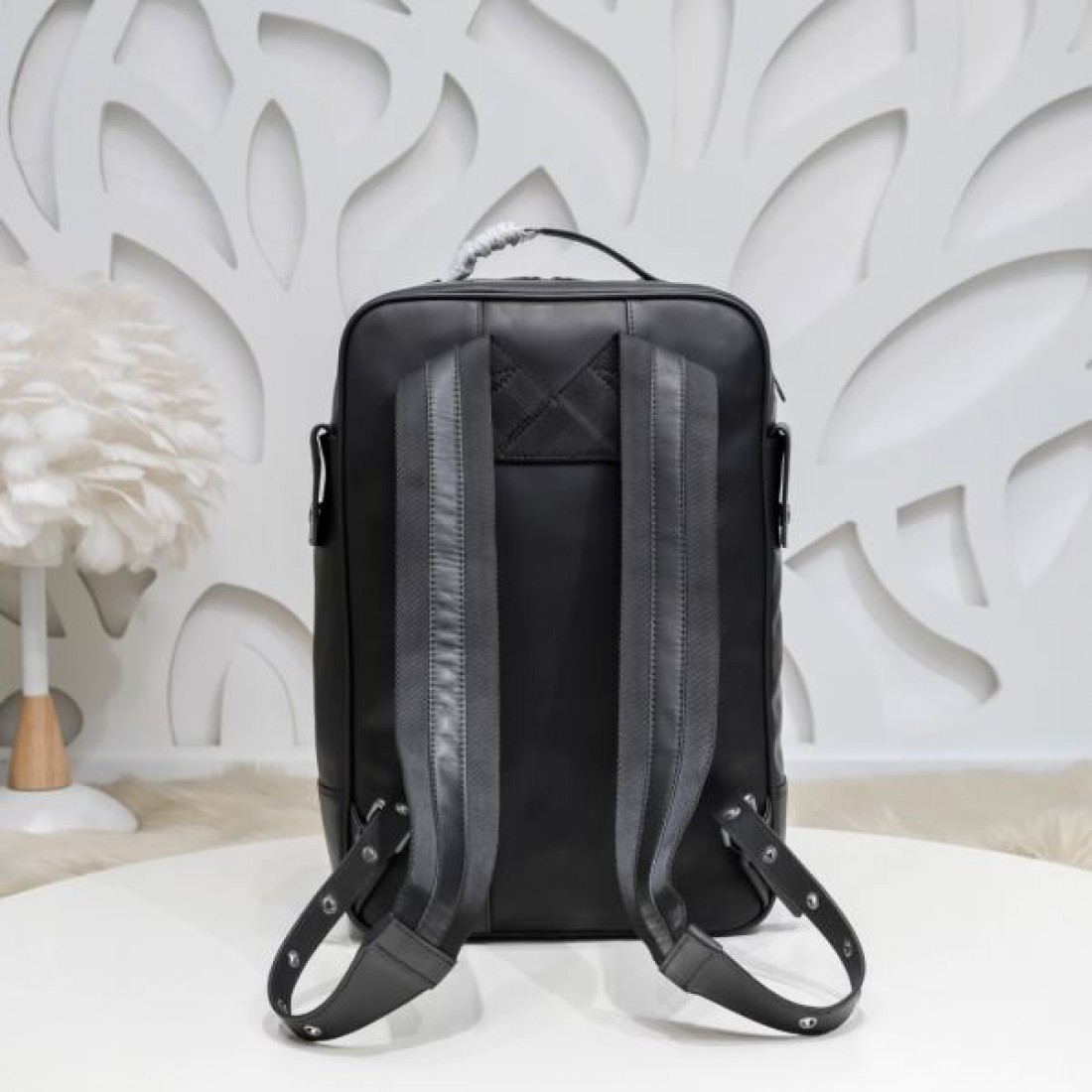 BOTTEGA VENETA ボッテガヴェネタ コピー バックパック モダンで控えめな存在感
