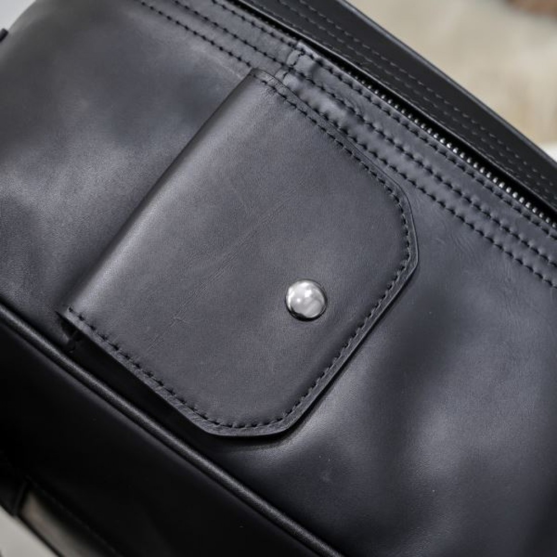 BOTTEGA VENETA ボッテガヴェネタ コピー バックパック モダンで控えめな存在感