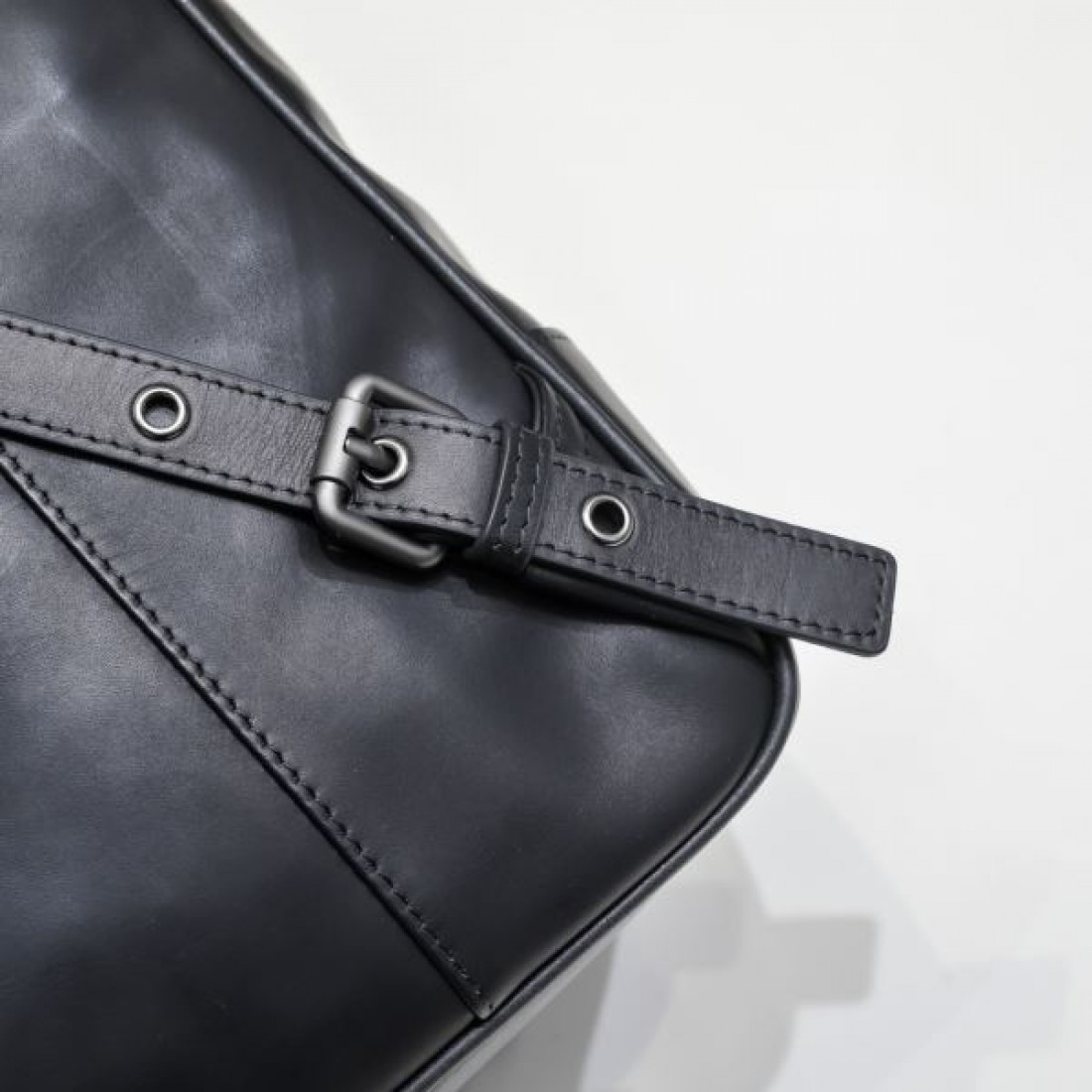 BOTTEGA VENETA ボッテガヴェネタ コピー バックパック モダンで控えめな存在感