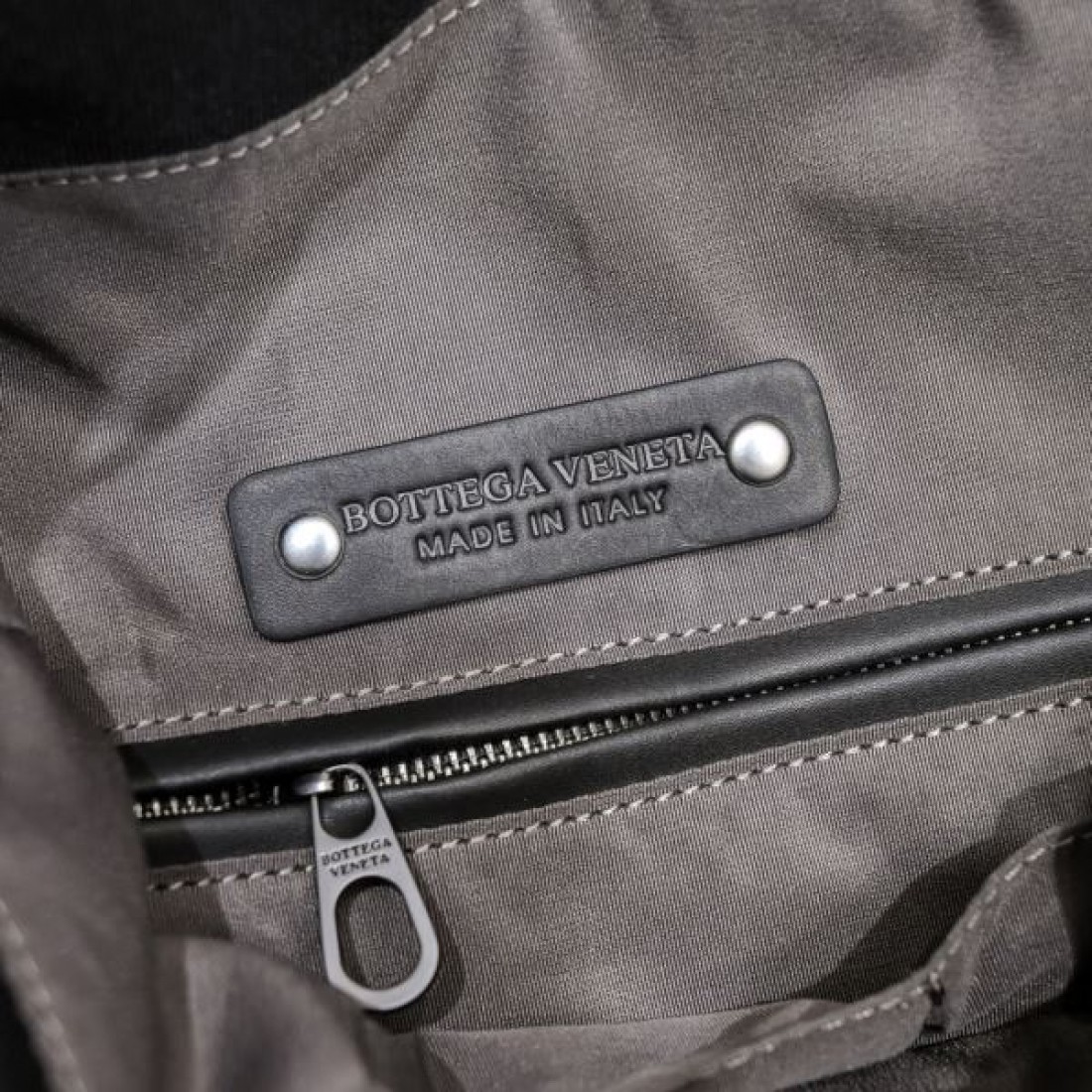ボッテガヴェネタ コピー バックパック BOTTEGA VENETA シンプルで知的な佇まい