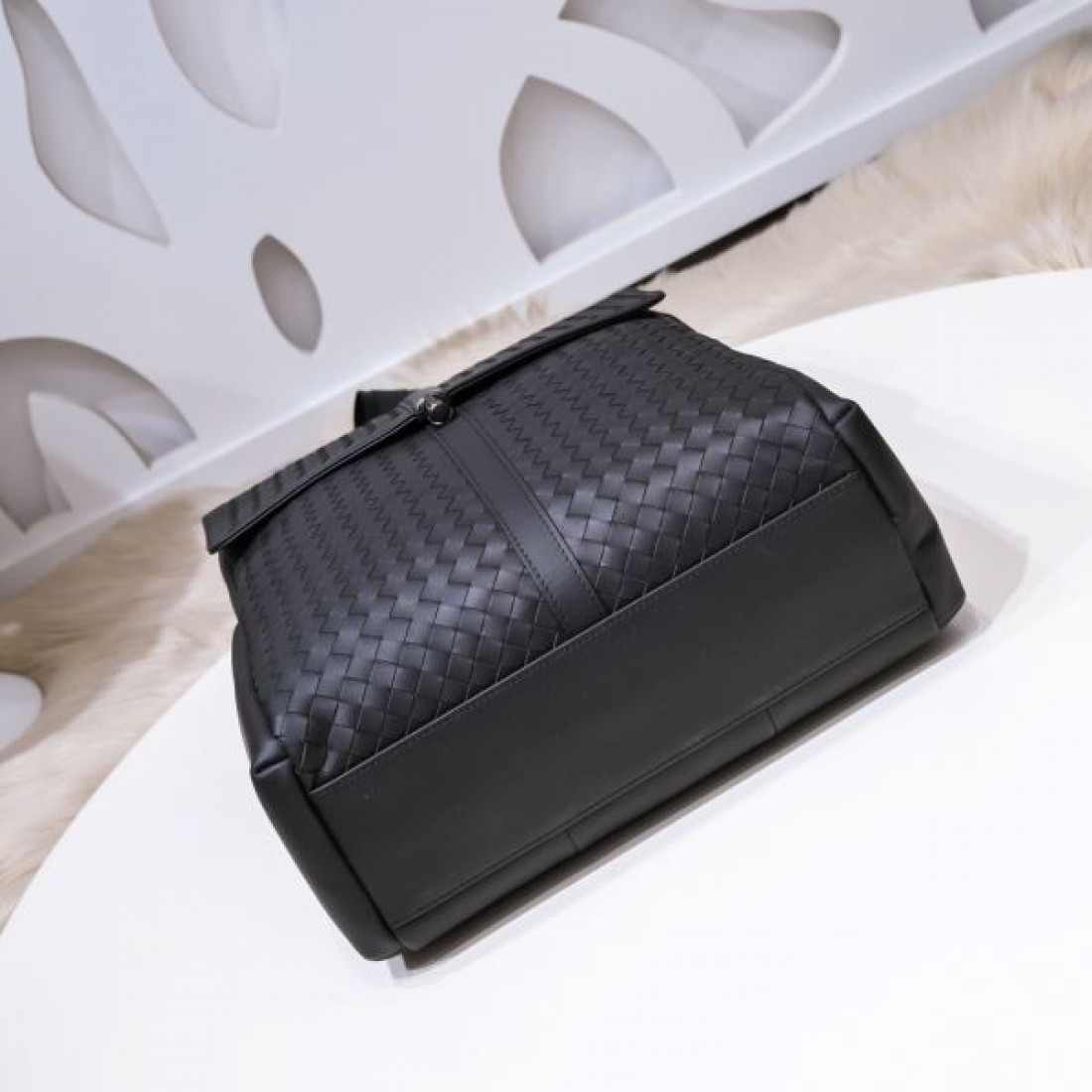 静寂さと個性が融合する ボッテガヴェネタ コピー バックパック BOTTEGA VENETA