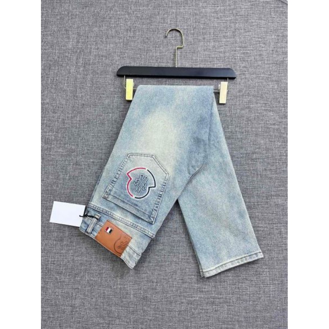 海外セレブ風コーデ！MONCLER モンクレール コピー ジーパン 上質な素材感