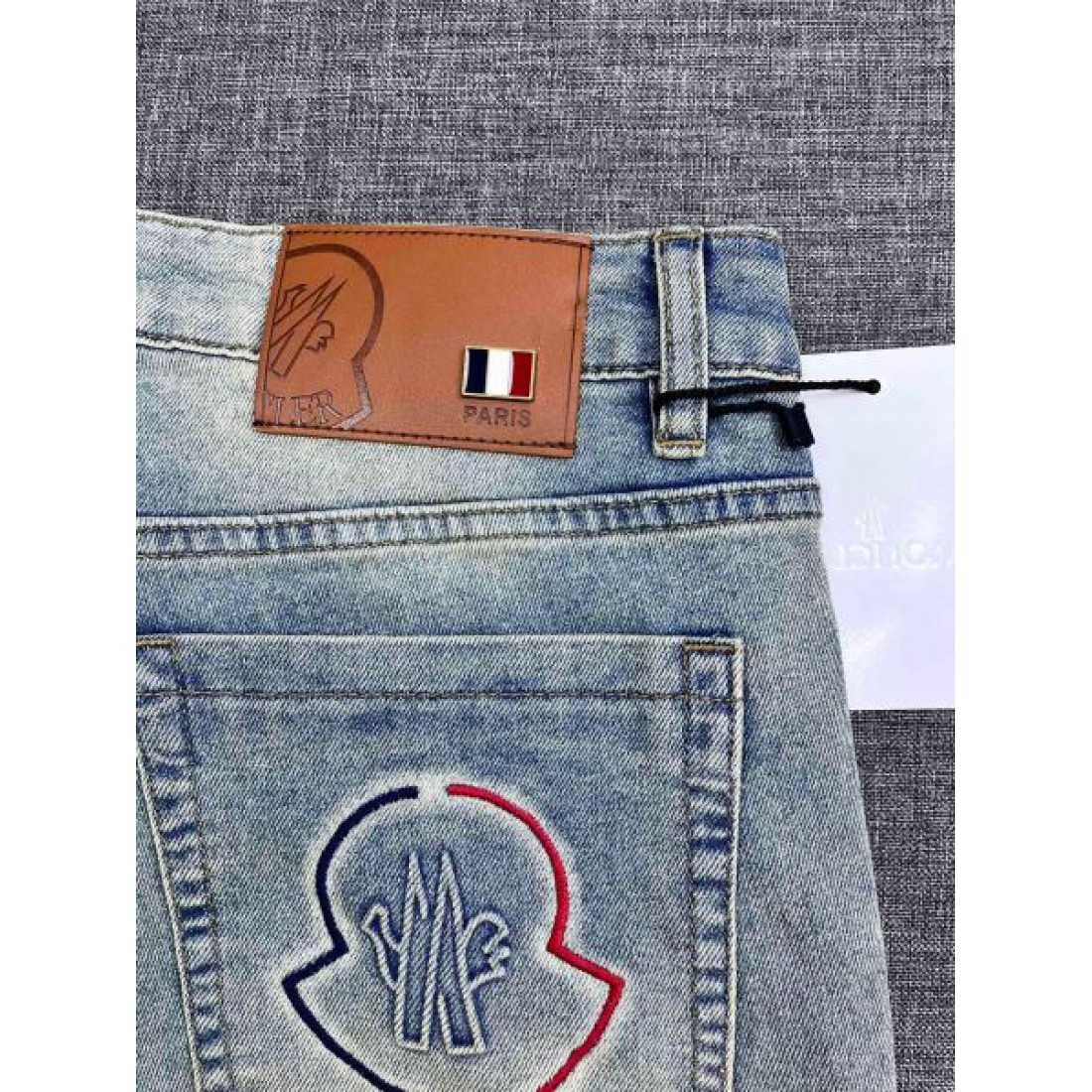 海外セレブ風コーデ！MONCLER モンクレール コピー ジーパン 上質な素材感