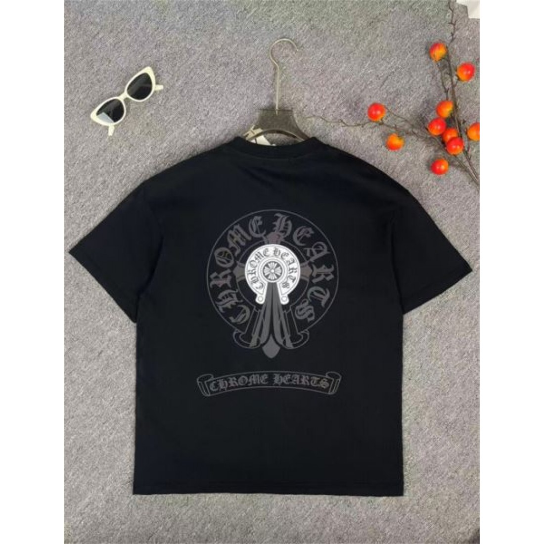 CHROME HEARTS クロムハーツ 偽物 半袖Tシャツ で纏う洗練された大胆さ