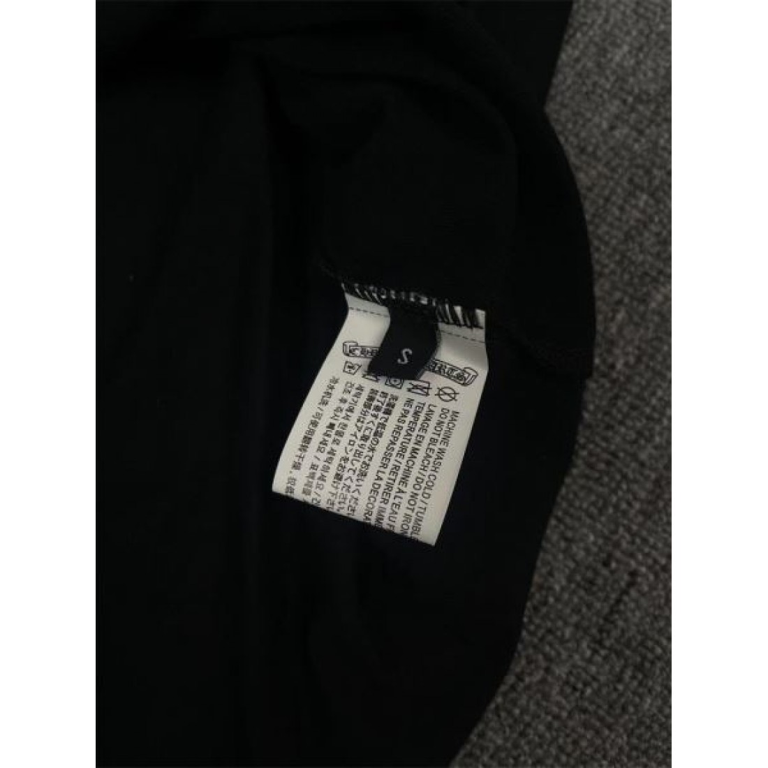 CHROME HEARTS クロムハーツ 偽物 半袖Tシャツ で纏う洗練された大胆さ