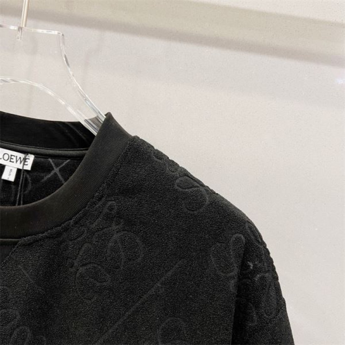 アーティスティックな LOEWE ロエベ コピー 半袖Tシャツ 控えめな高級感