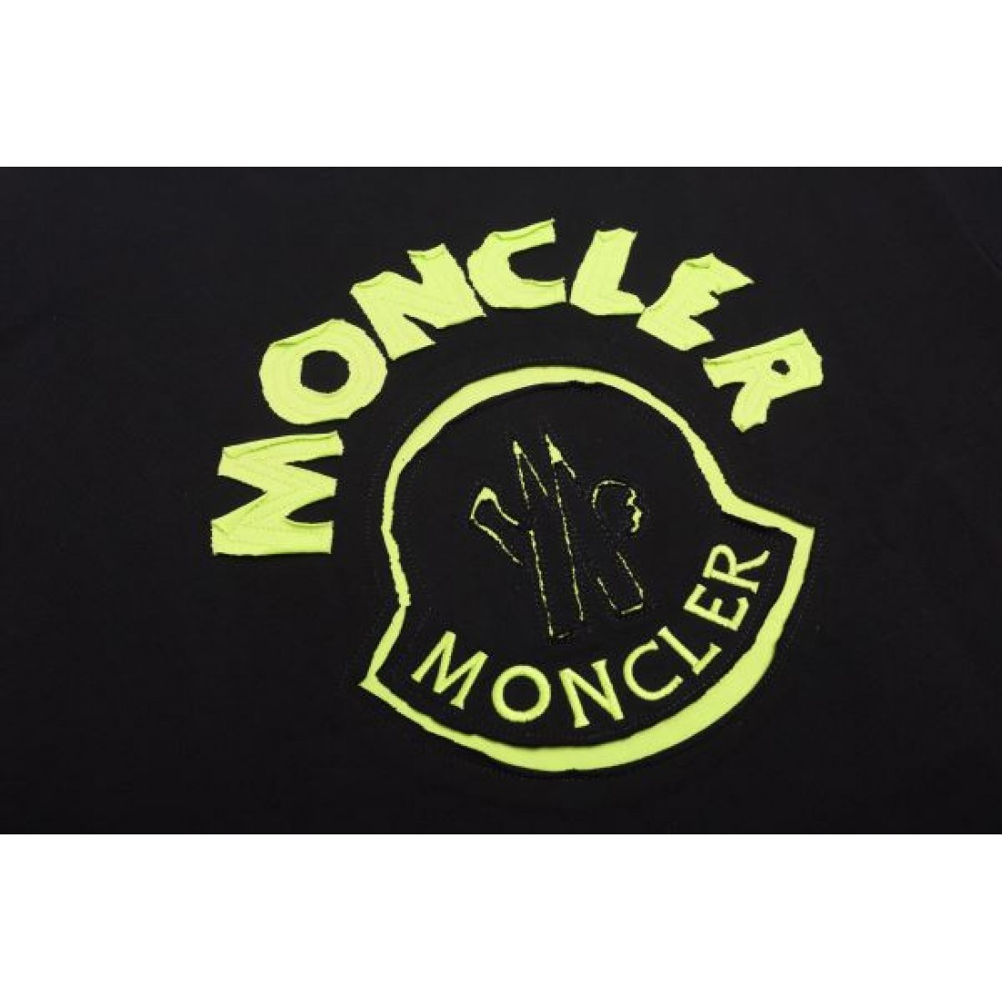 大人可愛い MONCLER モンクレール コピー 半袖Tシャツ 海外セレブ風コーデ