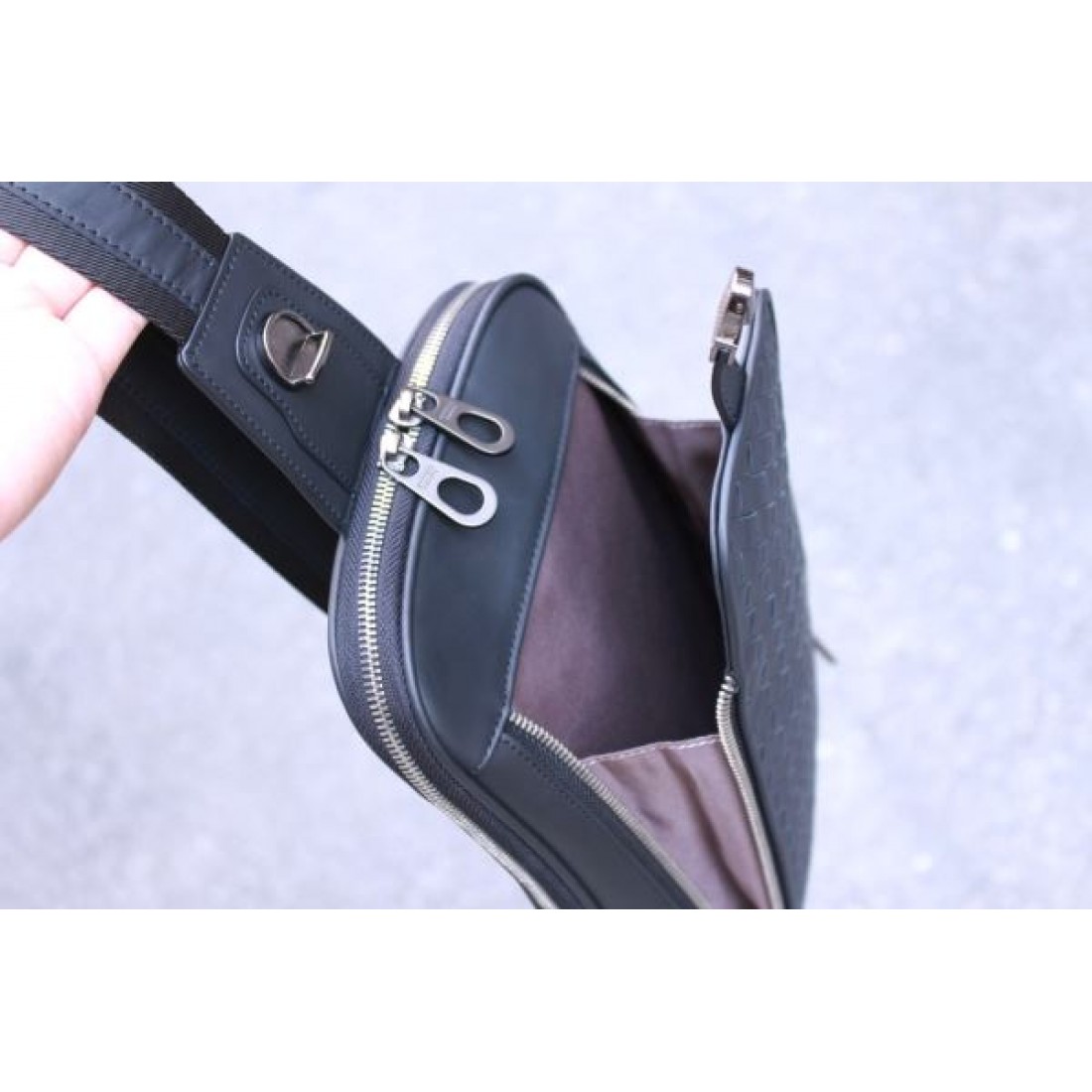 スタイリッシュでエレガントな BOTTEGA VENETA ボッテガヴェネタ コピー ウエストバッグ