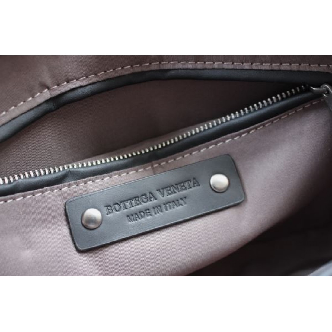  人気の BOTTEGA VENETA ボッテガヴェネタ コピー ウエストバッグ とてもファッション