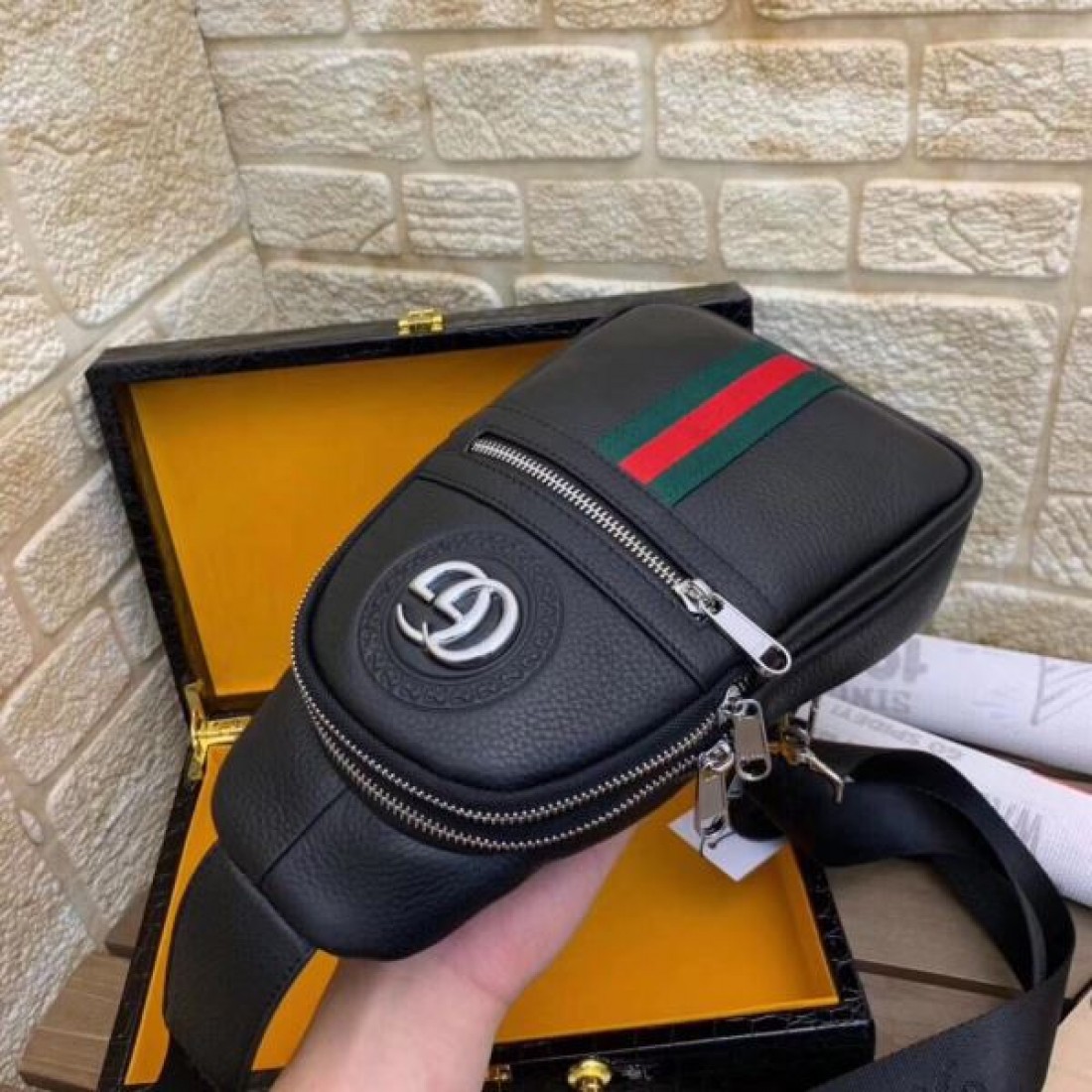 目を引く GUCCI グッチ コピー ウエストバッグ 高級感溢れるデザイン