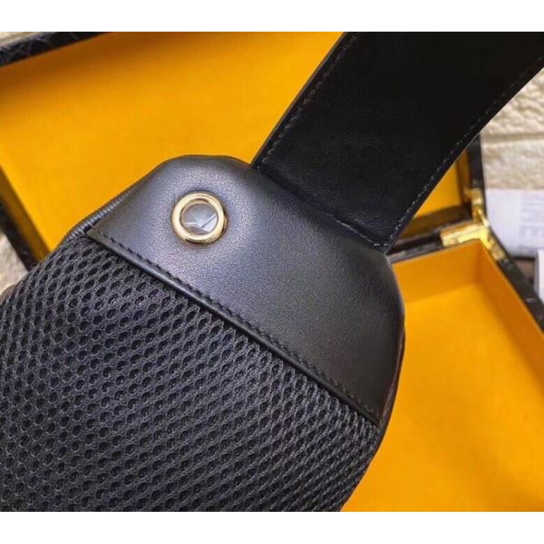 スタイリッシュなスタイル LOUIS VUITTON ルイヴィトン コピー チェストバッグ 期間限定