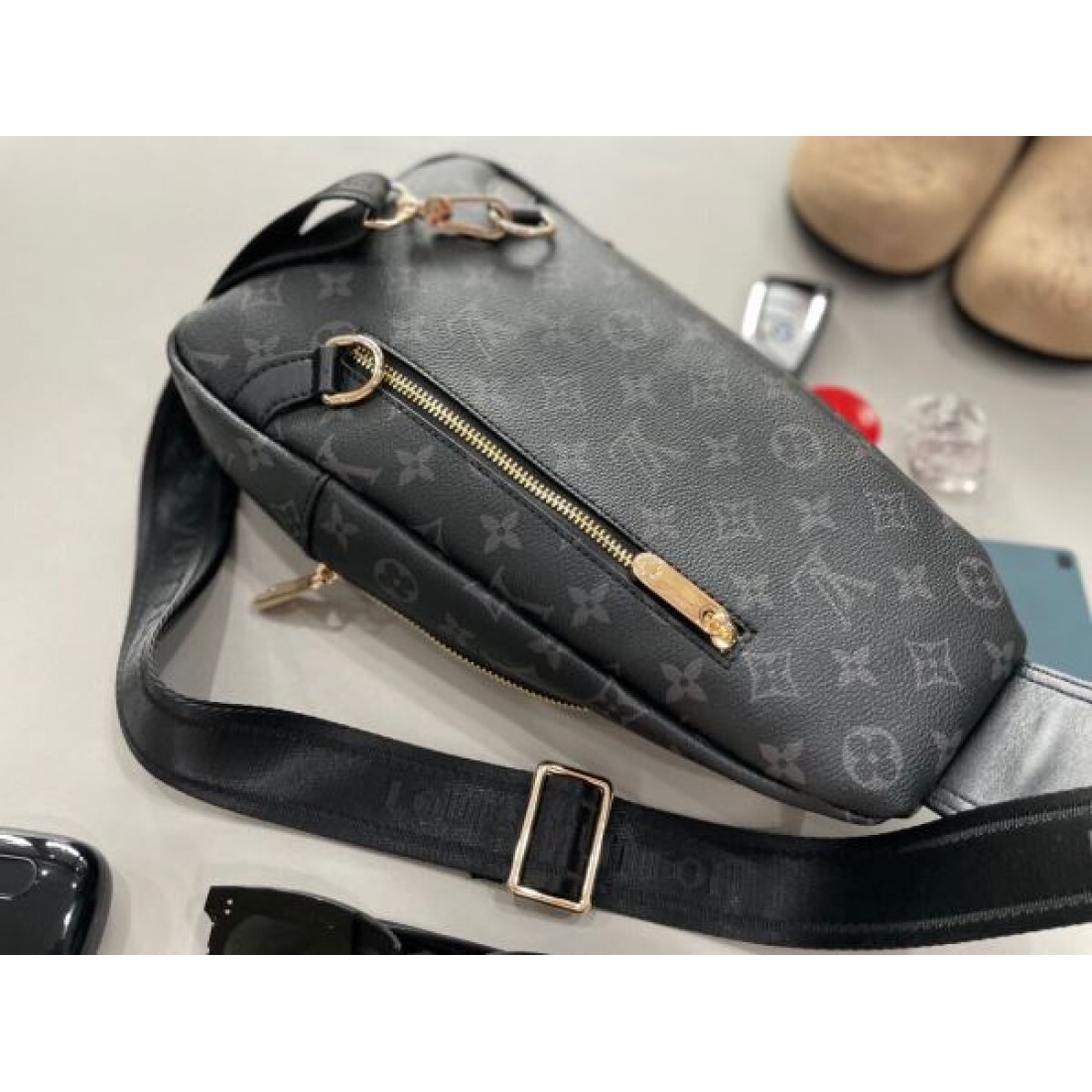 SNS映え抜群 LOUIS VUITTON ルイヴィトン コピー チェストバッグ 一瞬で華やぐ