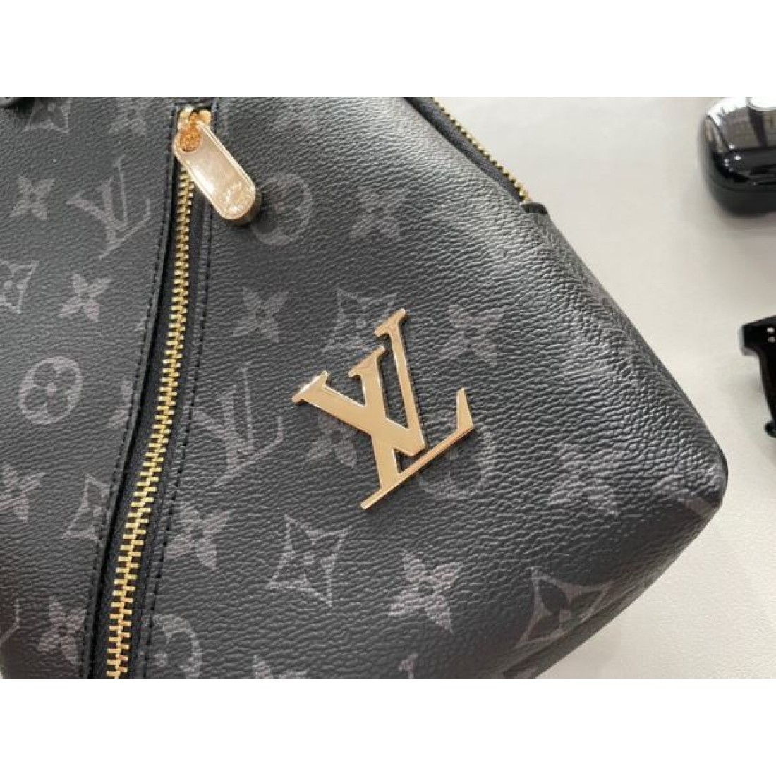 SNS映え抜群 LOUIS VUITTON ルイヴィトン コピー チェストバッグ 一瞬で華やぐ