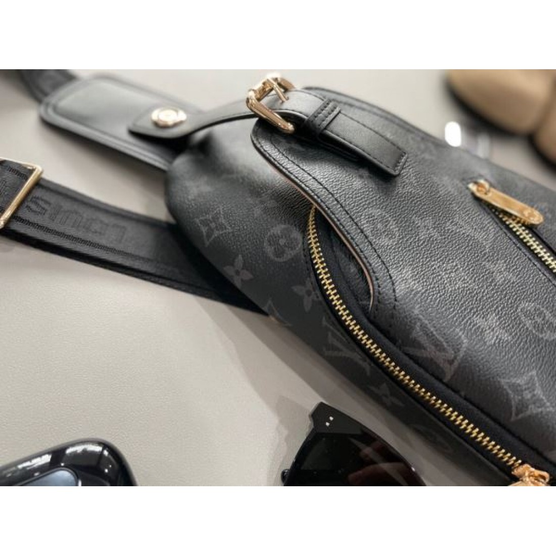 SNS映え抜群 LOUIS VUITTON ルイヴィトン コピー チェストバッグ 一瞬で華やぐ