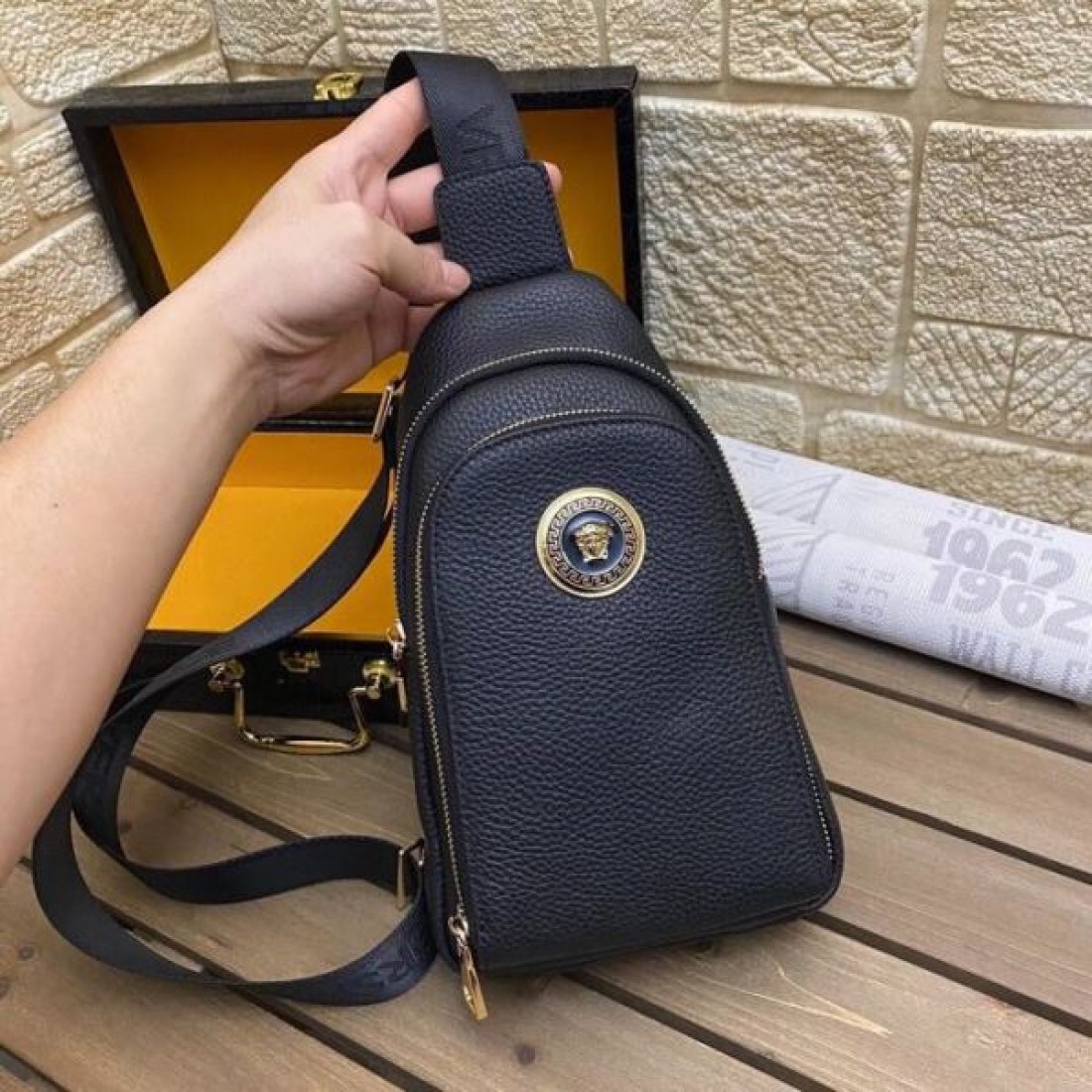 早い者勝ち VERSACE ヴェルサーチェ コピー チェストバッグ 見逃し厳禁
