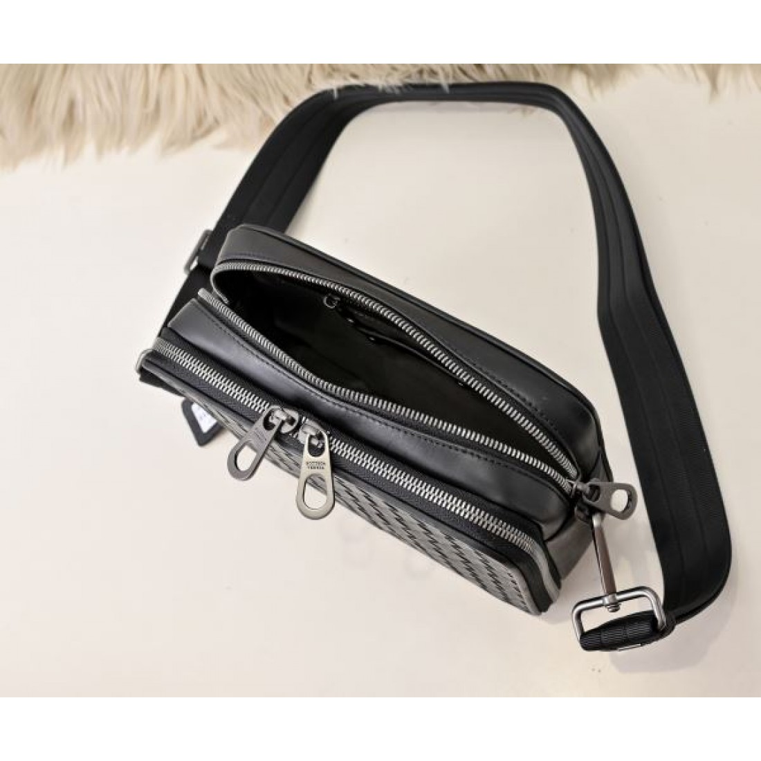 希少価値高い BOTTEGA VENETA ボッテガヴェネタ コピー ショルダーバッグ 今季イチオシ