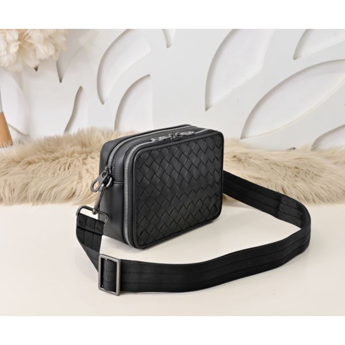海外限定モデル BOTTEGA VENETA ボッテガヴェネタ コピー ショルダーバッグ プレミアム感満載