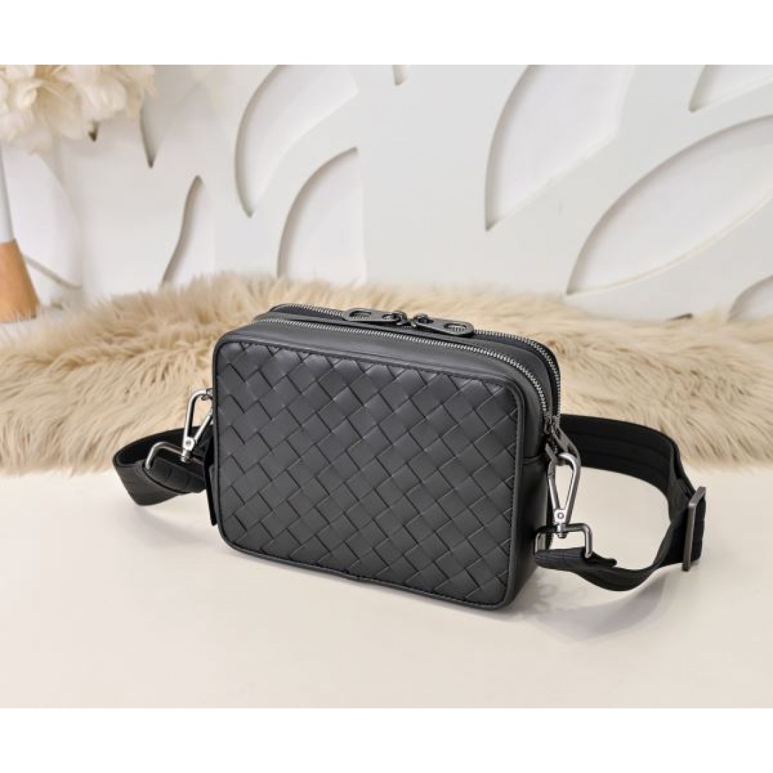 海外限定モデル BOTTEGA VENETA ボッテガヴェネタ コピー ショルダーバッグ プレミアム感満載
