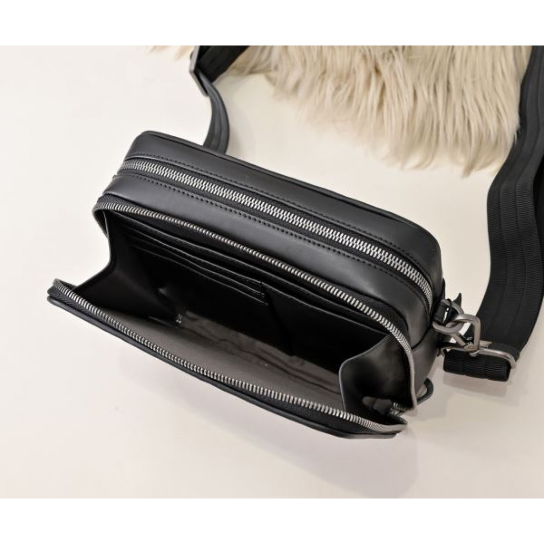 海外限定モデル BOTTEGA VENETA ボッテガヴェネタ コピー ショルダーバッグ プレミアム感満載
