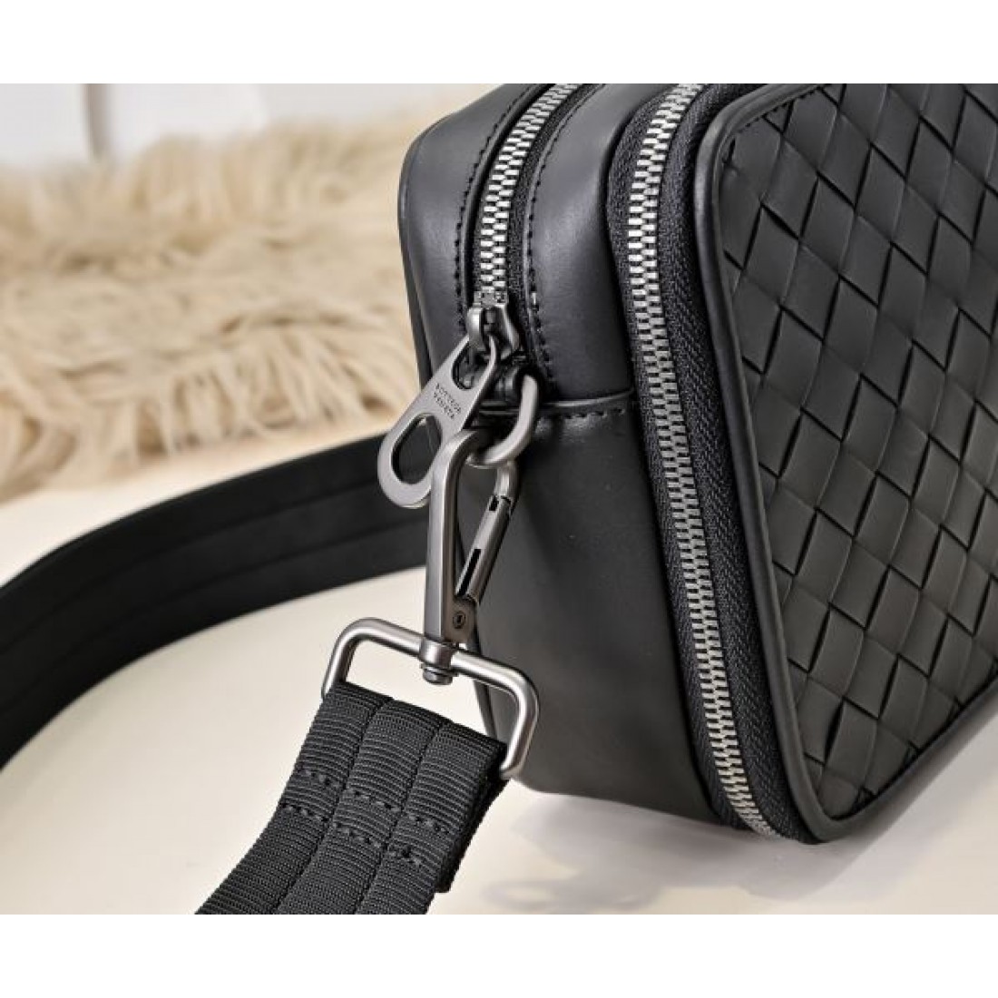 海外限定モデル BOTTEGA VENETA ボッテガヴェネタ コピー ショルダーバッグ プレミアム感満載