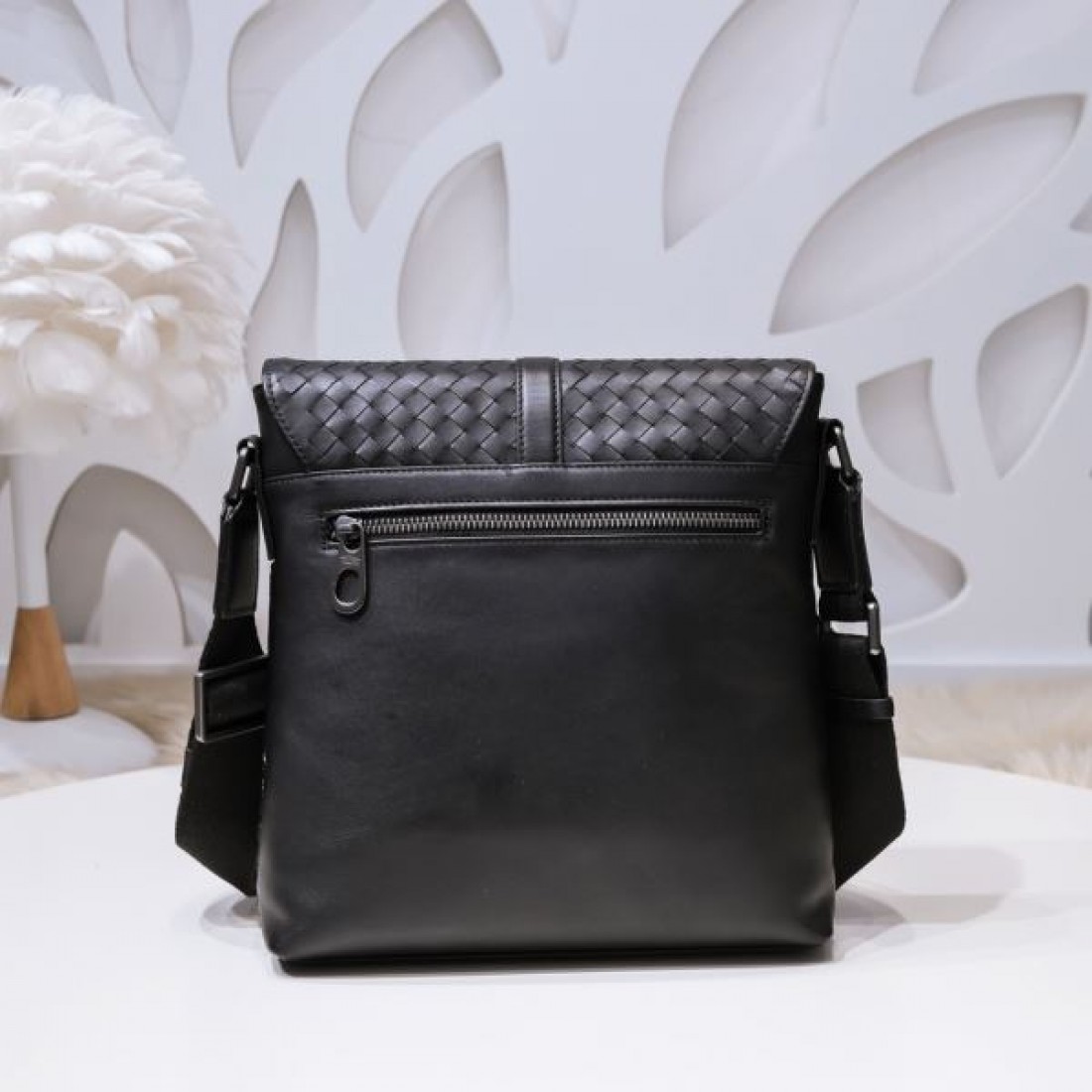 ファッショニスタ注目 BOTTEGA VENETA ボッテガヴェネタ コピー ショルダーバッグ コーデの主役