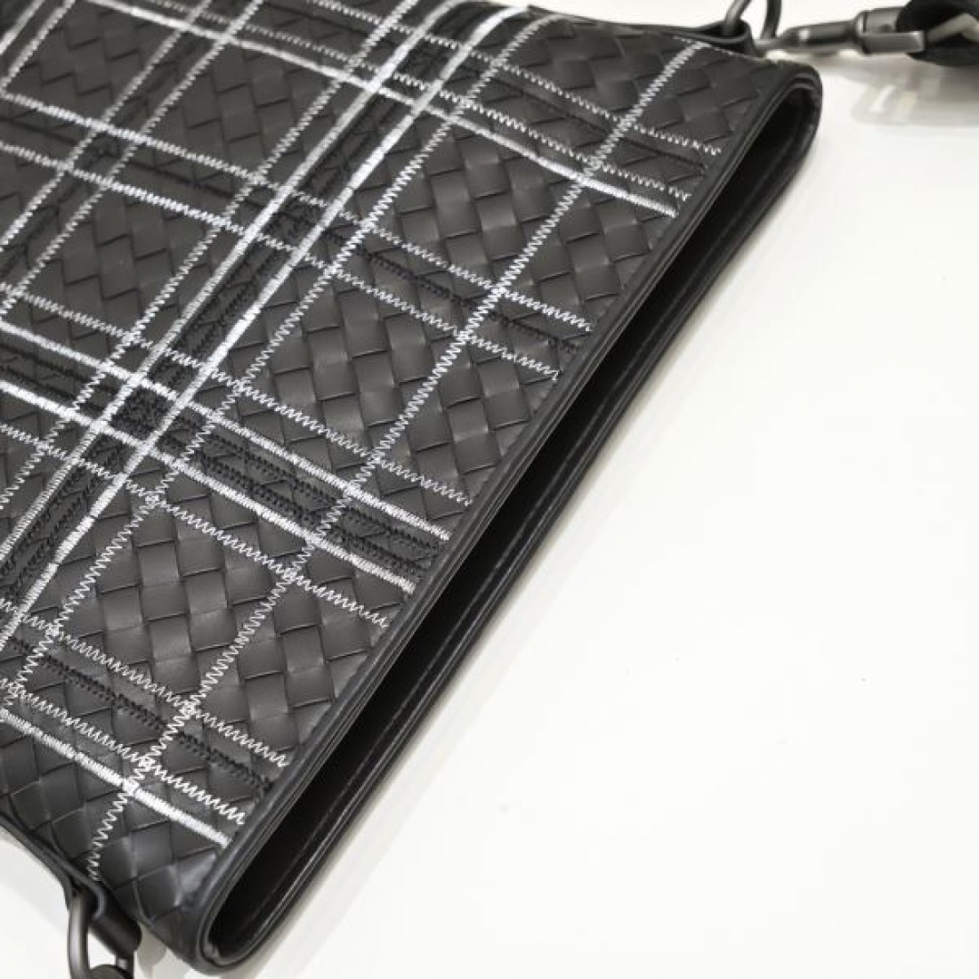 今季マストバイ BOTTEGA VENETA ボッテガヴェネタ コピー ショルダーバッグ 予約殺到