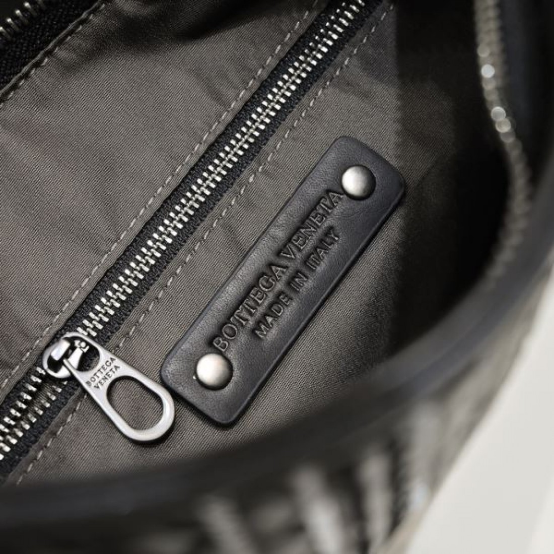 今季マストバイ BOTTEGA VENETA ボッテガヴェネタ コピー ショルダーバッグ 予約殺到