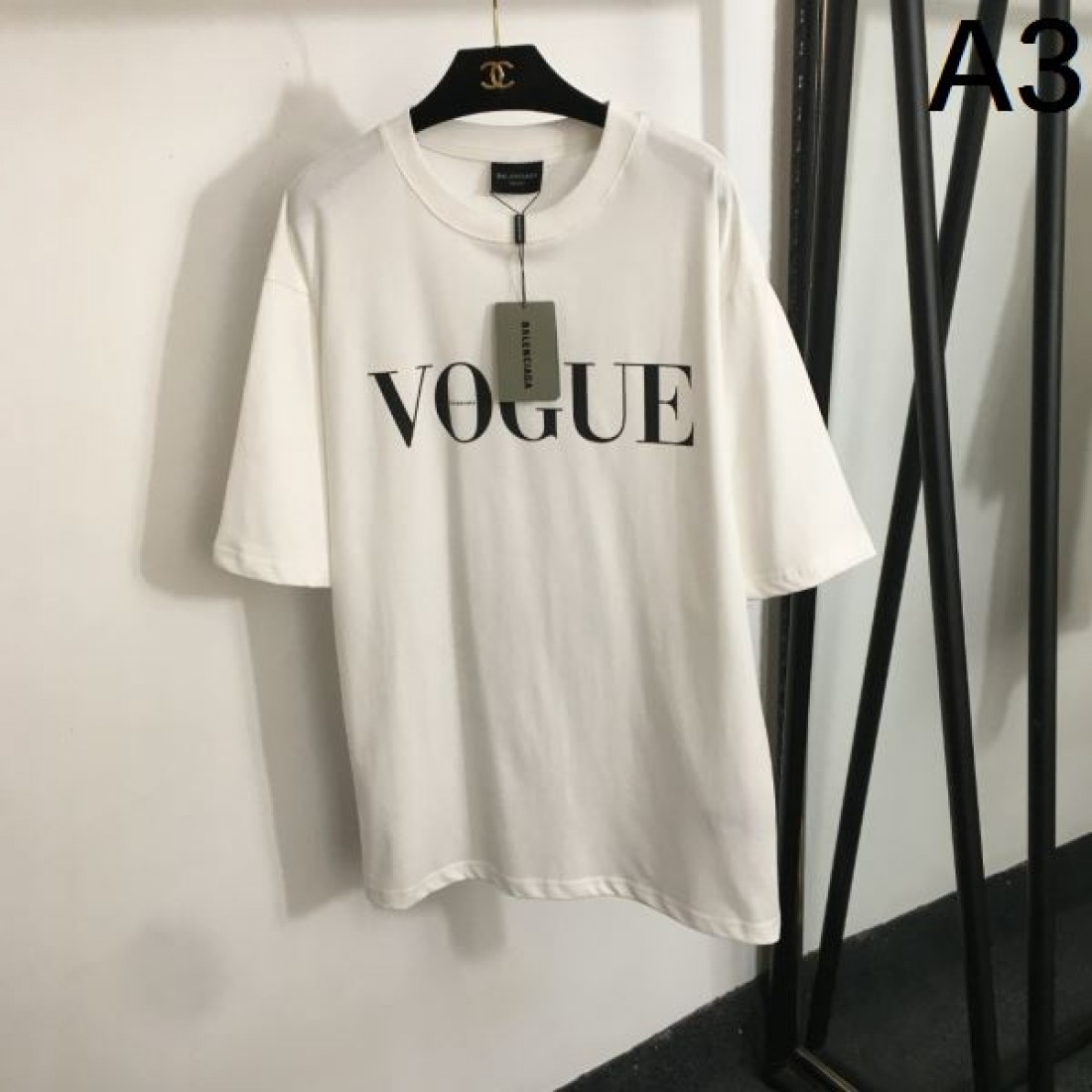 デイリー使いに実用性抜群 BALENCIAGA バレンシアガ コピー 半袖Tシャツ 大注目の新作