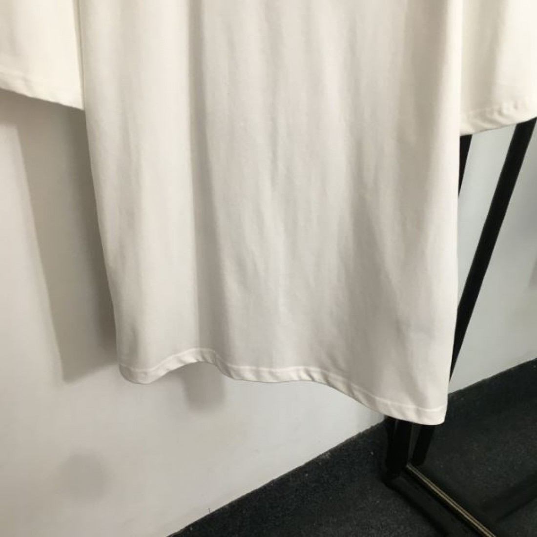 デイリー使いに実用性抜群 BALENCIAGA バレンシアガ コピー 半袖Tシャツ 大注目の新作
