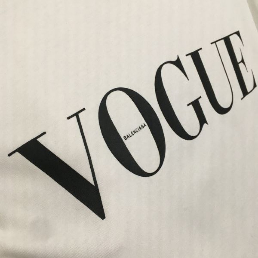 デイリー使いに実用性抜群 BALENCIAGA バレンシアガ コピー 半袖Tシャツ 大注目の新作
