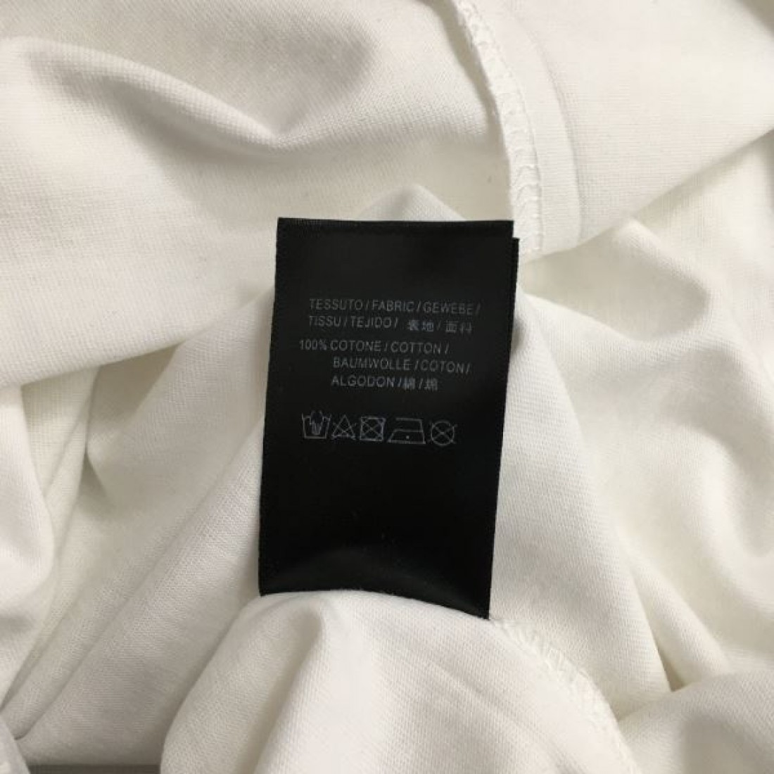 デイリー使いに実用性抜群 BALENCIAGA バレンシアガ コピー 半袖Tシャツ 大注目の新作