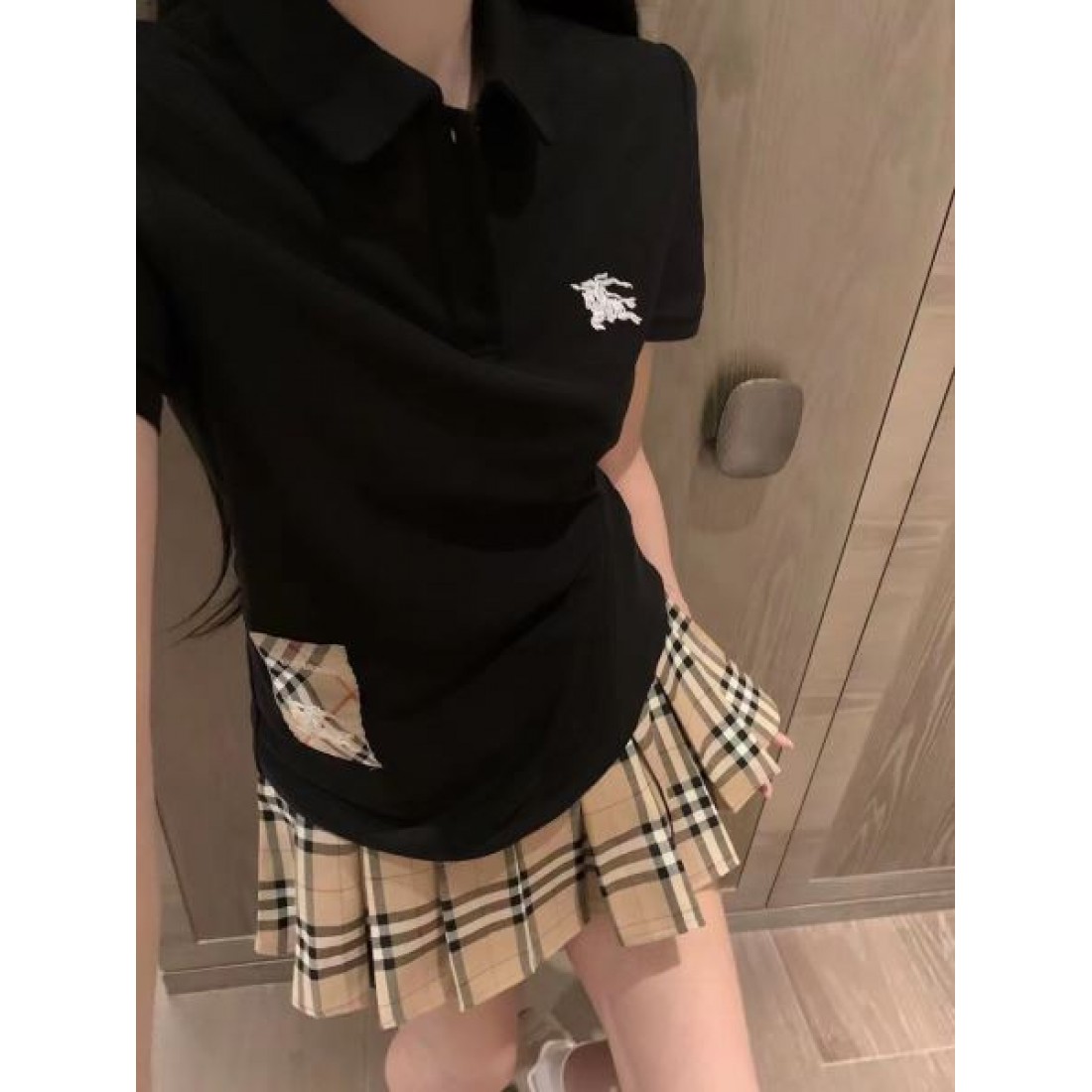 夏に映えるアイテム BURBERRY バーバリー コピー 半袖Tシャツ 秋冬マストアイテム