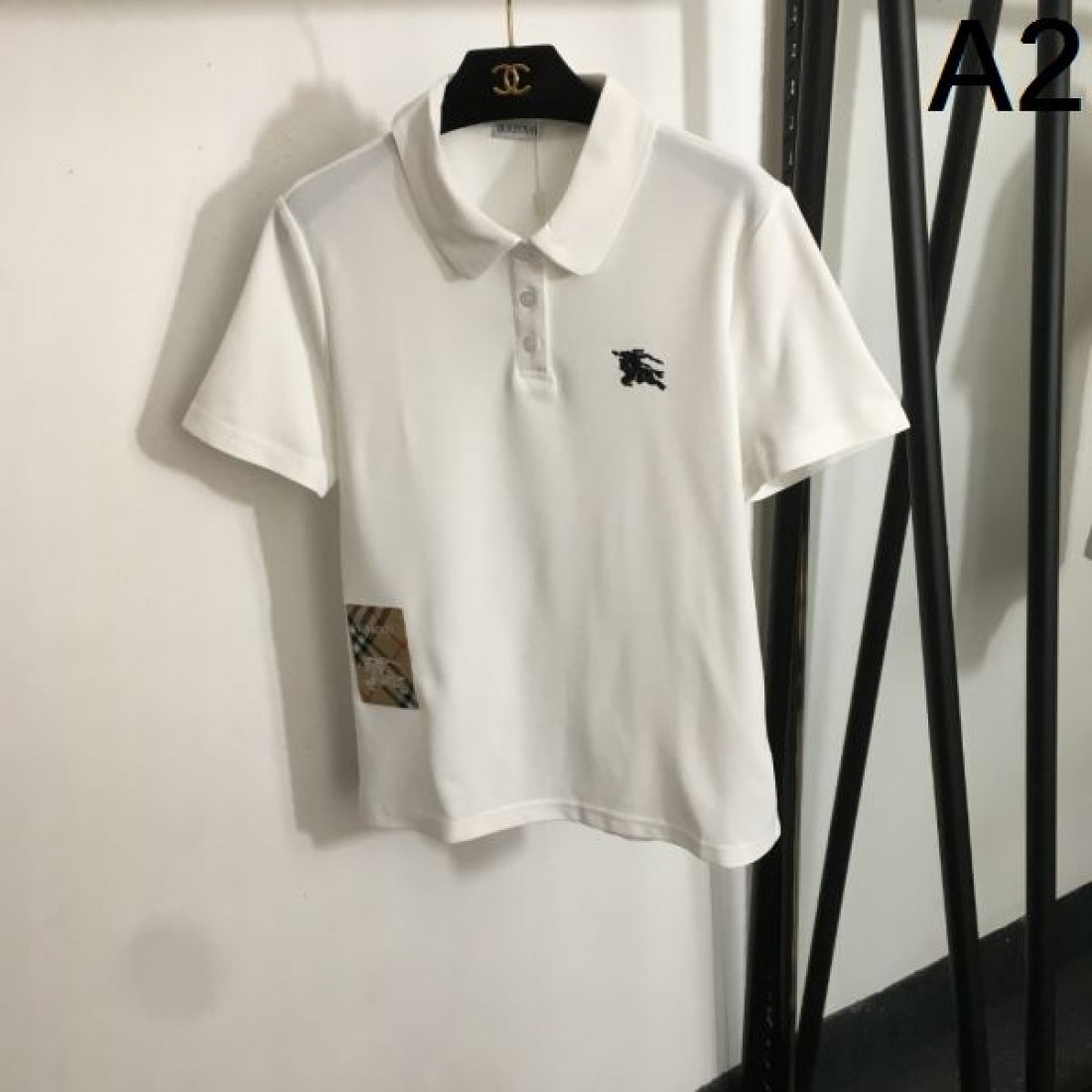 夏に映えるアイテム BURBERRY バーバリー コピー 半袖Tシャツ 秋冬マストアイテム