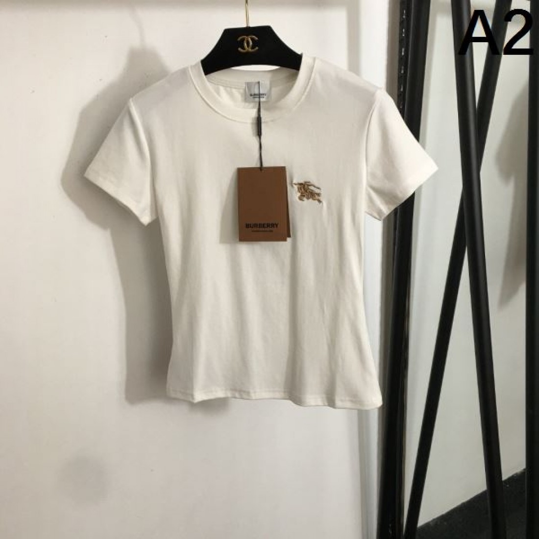 格別な存在感 BURBERRY バーバリー コピー 半袖Tシャツ 春夏新作コレクション