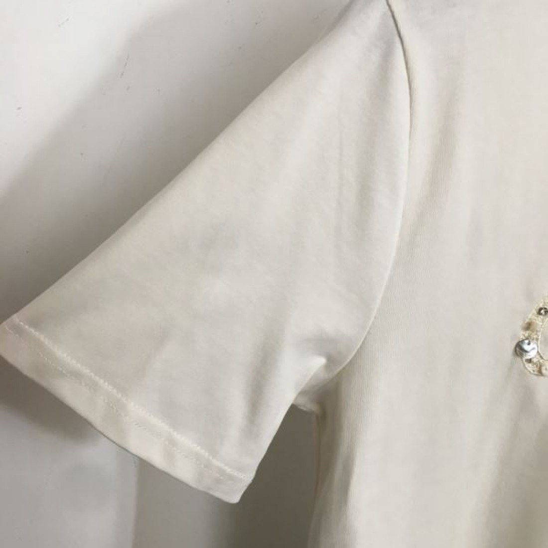 洗練された美しさ CELINE セリーヌ コピー 半袖Tシャツ 大人の魅力溢れる