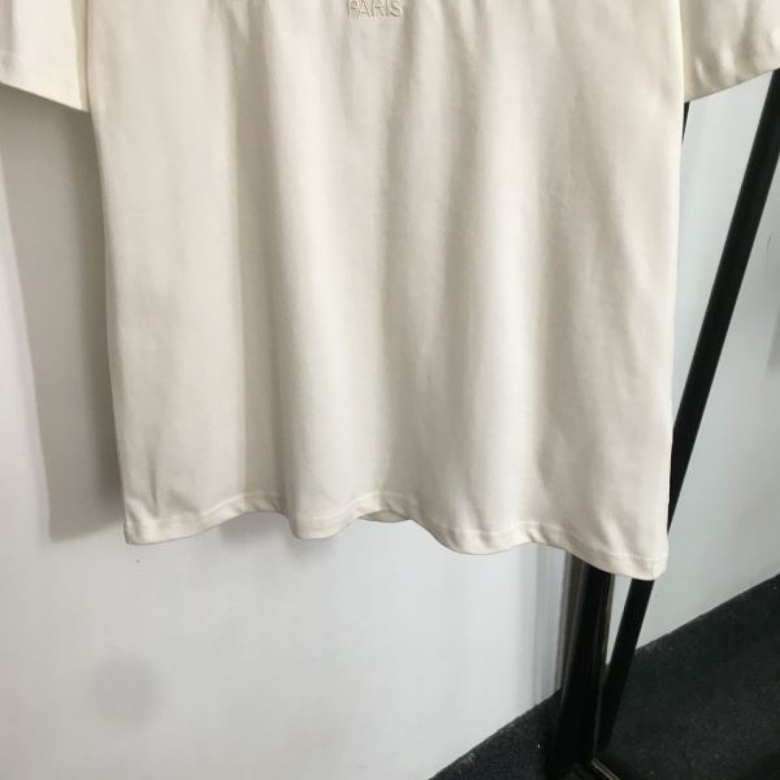 洗練された美しさ CELINE セリーヌ コピー 半袖Tシャツ 大人の魅力溢れる