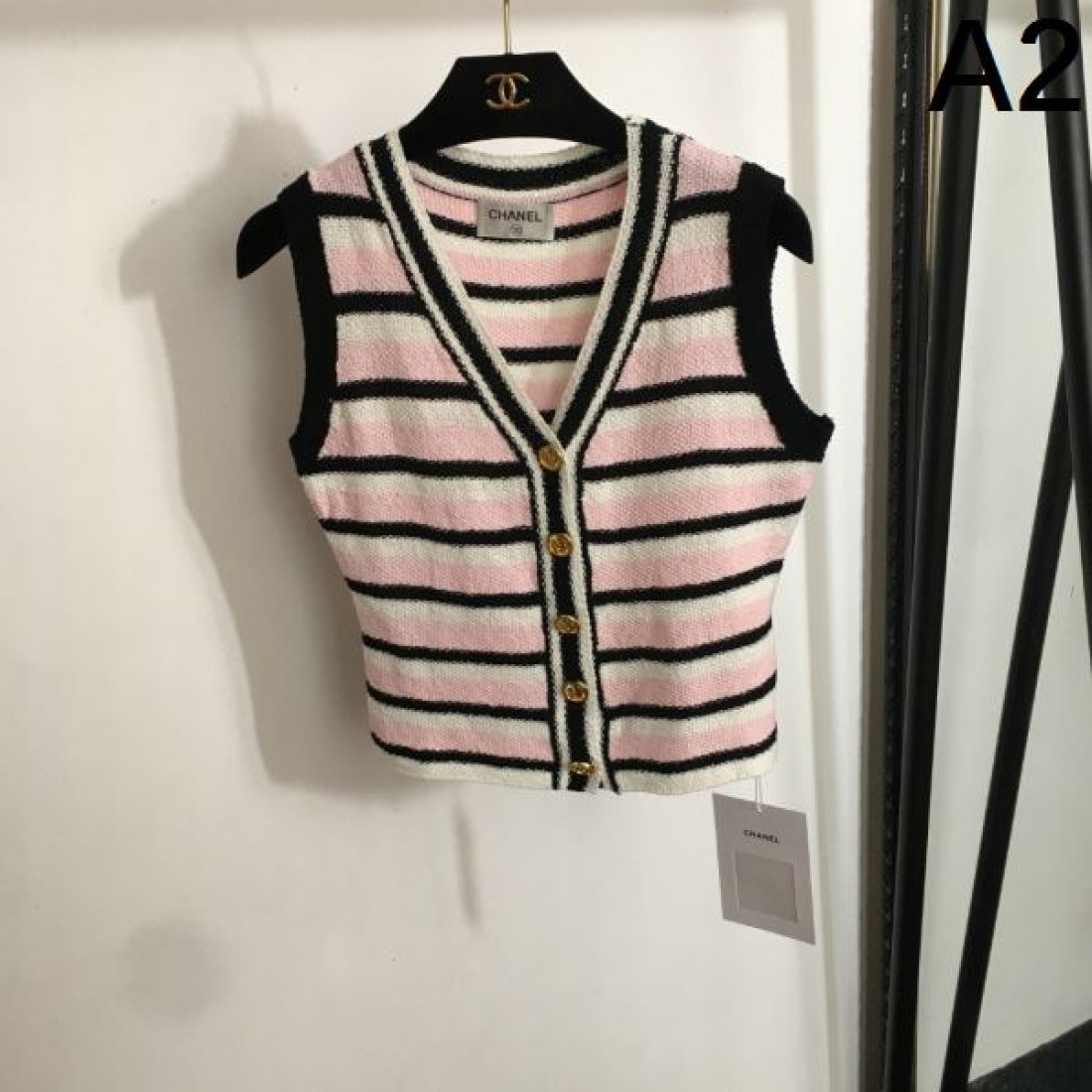 すべてのシーンで活躍 CHANEL シャネル コピー チョッキ 一目惚れ間違いなし