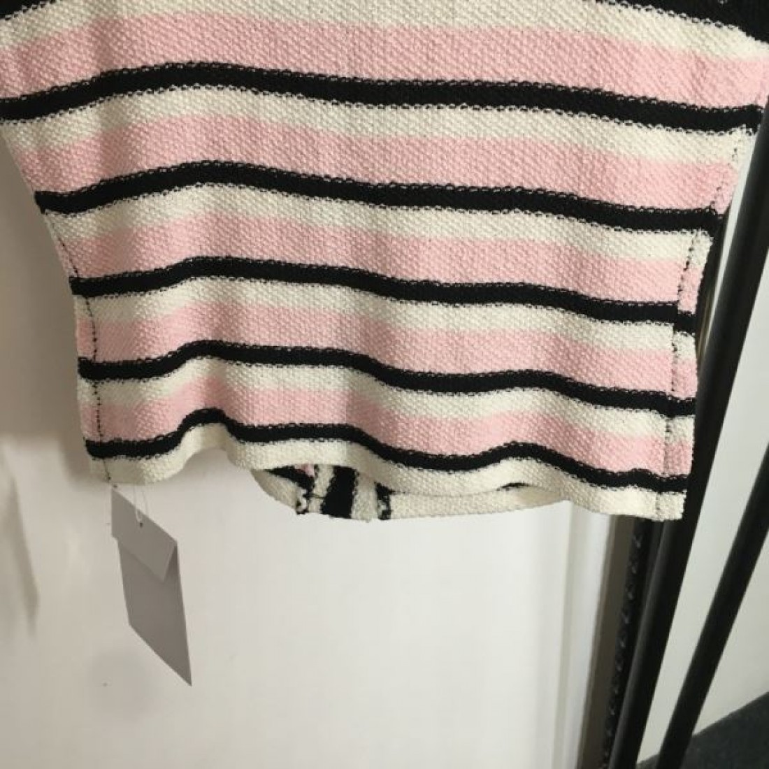 すべてのシーンで活躍 CHANEL シャネル コピー チョッキ 一目惚れ間違いなし