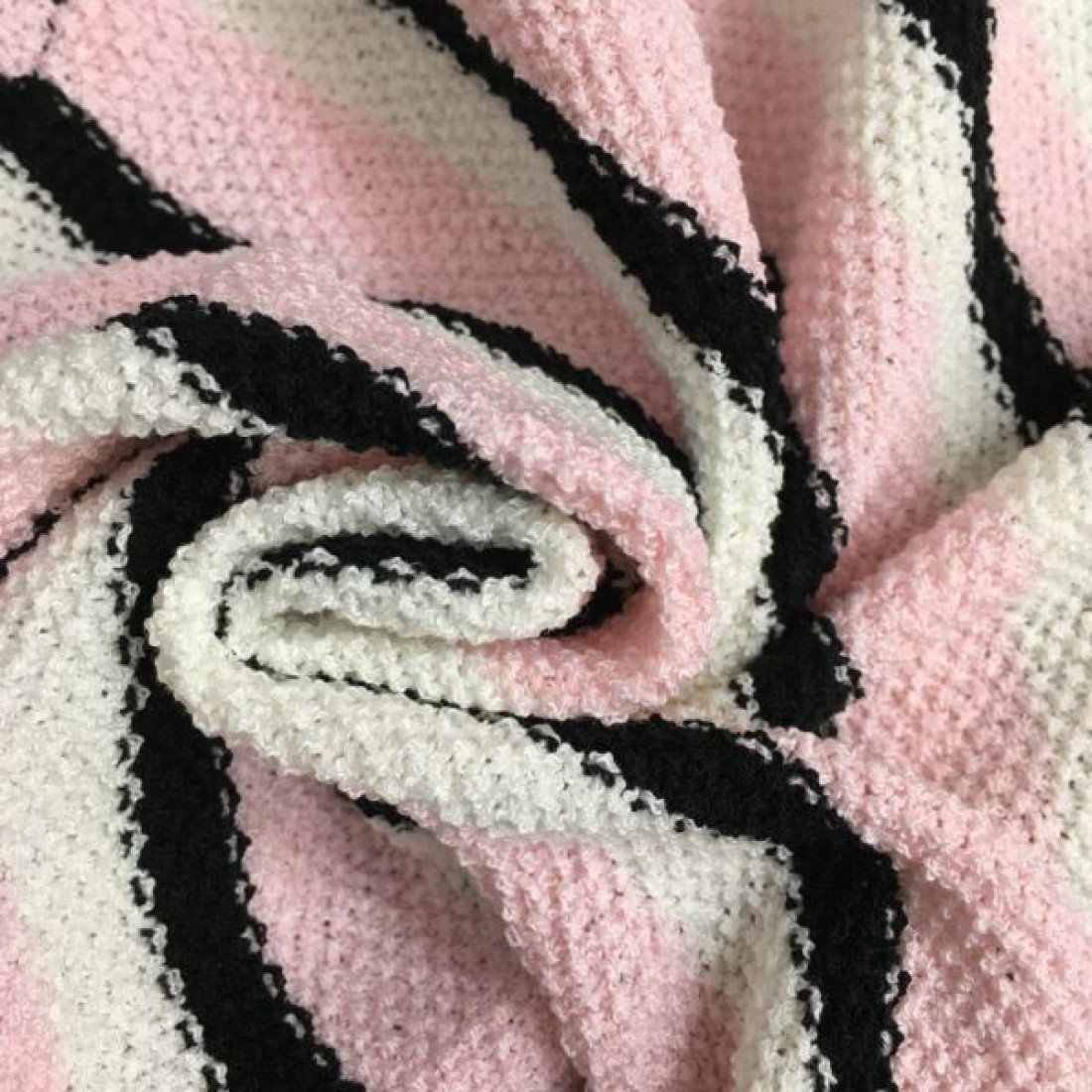 すべてのシーンで活躍 CHANEL シャネル コピー チョッキ 一目惚れ間違いなし