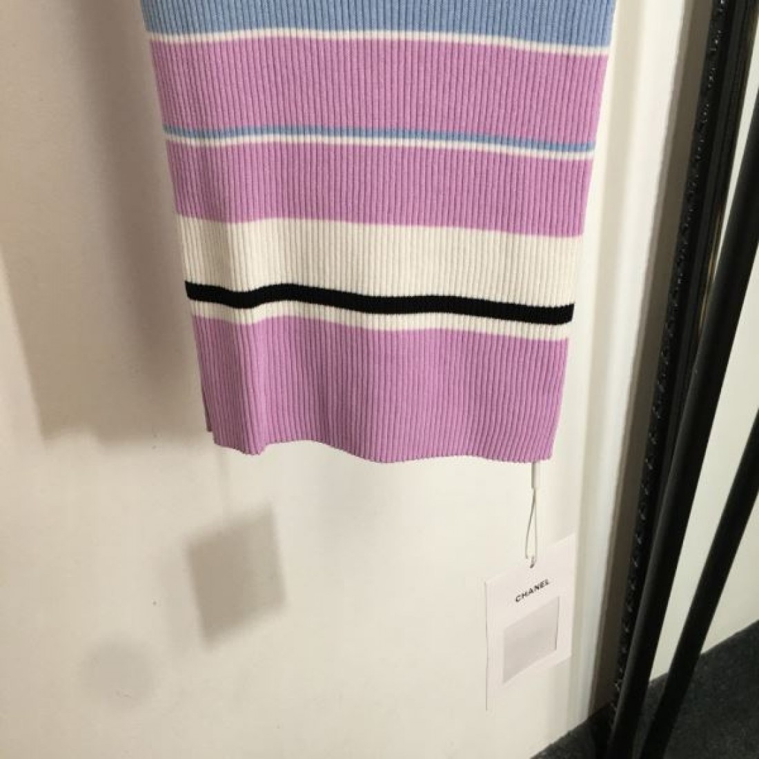 新しい季節にぴったり CHANEL シャネル コピー ニットベスト 究極のファッション