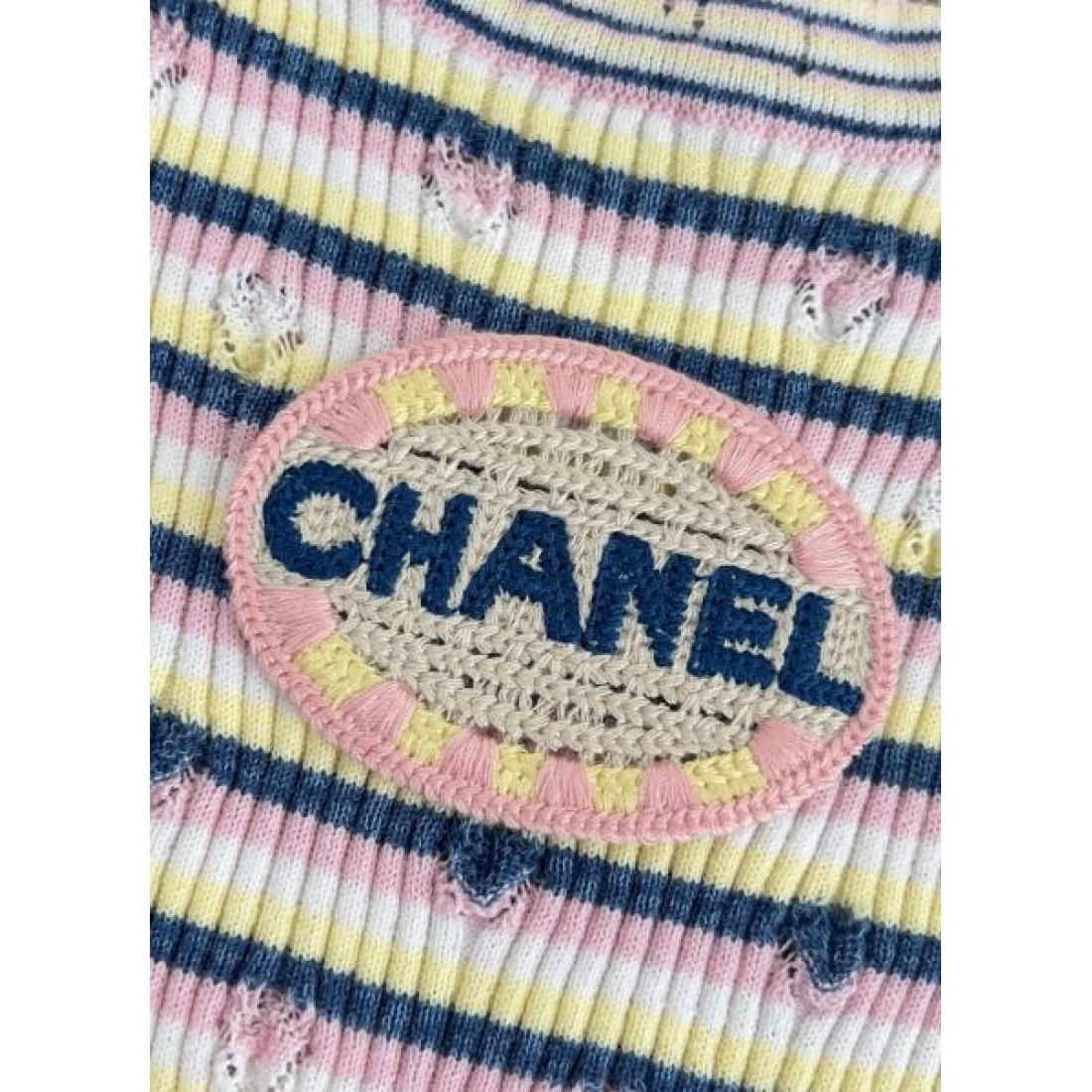 シンプルで上品 CHANEL シャネル コピー 半袖トップス スタイルが決まる