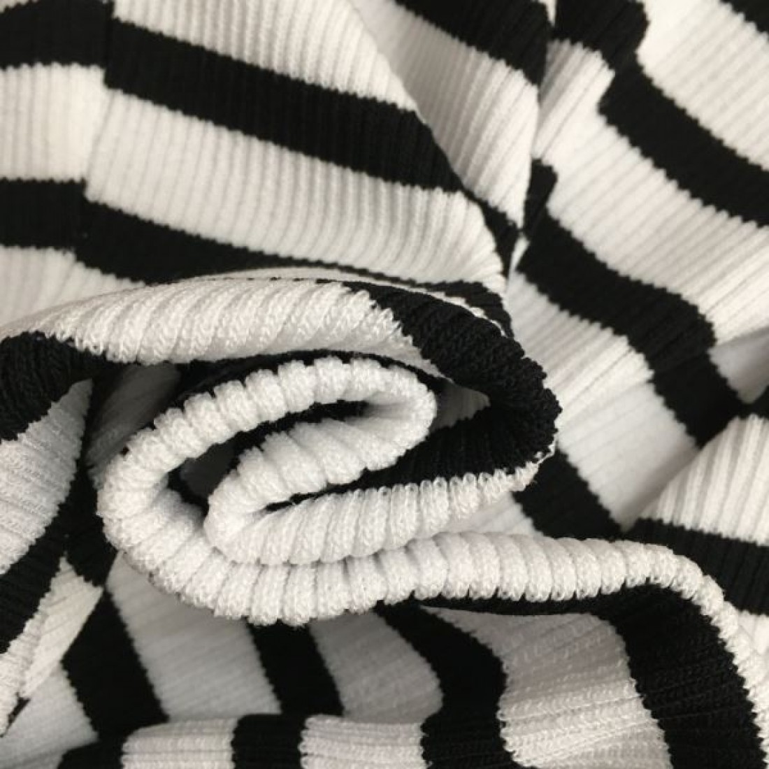 イチオシアイテム CHANEL シャネル コピー リブニットベスト 注目のビッグヒット